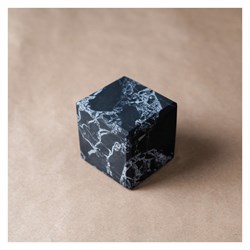 QUARZO IALINO IN CUBO DI SHUNGITE Cristalli e altro