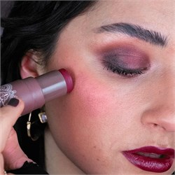STICK BLUSH 02  MYSTIC ALURE  Boho Green Make-up