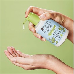 DETERGENTE INTIMO PROTETTIVO  THE VERDE E IALURONICO  La Saponaria