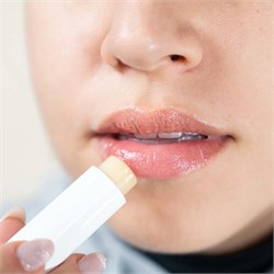 BALSAMO LABBRA - CERA D'API E PROPOLI Officina dei Saponi