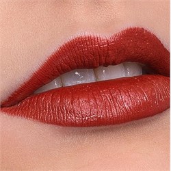 MATTE LIQUID LIPSTICK - BLOODY BERRY Benecos