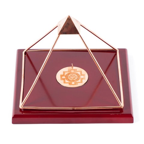 PIRAMIDE NOBILE CON BASE IN LEGNO