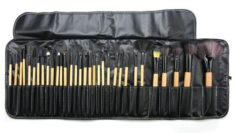 Set di 32 pennelli make up